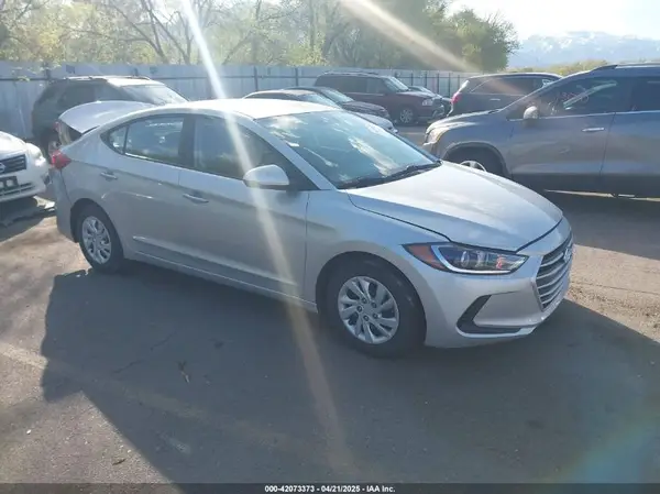 5NPD74LF6JH317760 2018 HYUNDAI ELANTRA - Image 1