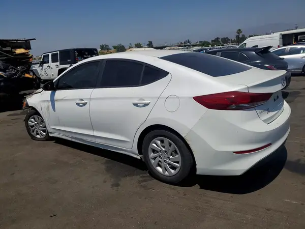 5NPD74LF6JH318083 2018 HYUNDAI ELANTRA - Image 2