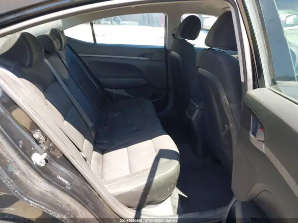 5NPD74LF6JH320819 2018 HYUNDAI ELANTRA - Image 8