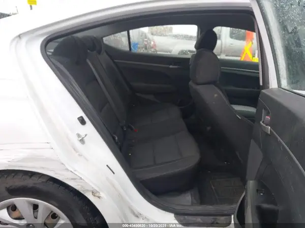 5NPD74LF6JH321212 2018 HYUNDAI ELANTRA - Image 8
