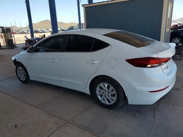 5NPD74LF6JH327432 2018 HYUNDAI ELANTRA - Image 2