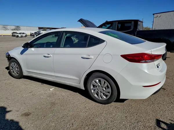 5NPD74LF6JH330718 2018 HYUNDAI ELANTRA - Image 2