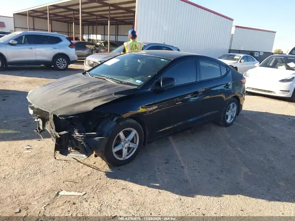 5NPD74LF6JH331500 2018 HYUNDAI ELANTRA - Image 2