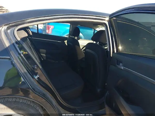 5NPD74LF6JH331500 2018 HYUNDAI ELANTRA - Image 8