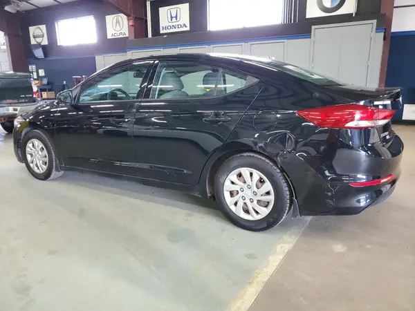 5NPD74LF6JH335692 2018 HYUNDAI ELANTRA - Image 2