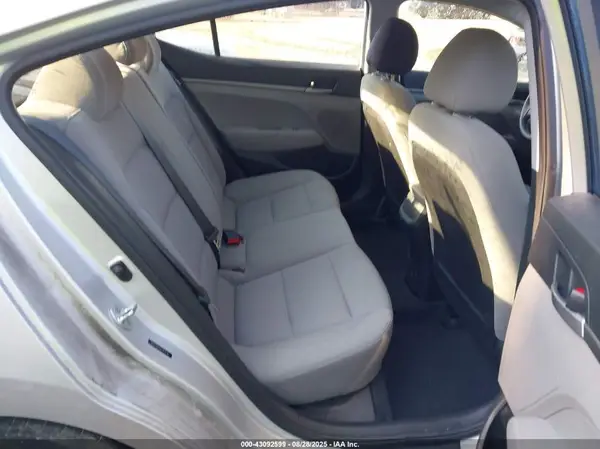 5NPD74LF6JH343078 2018 HYUNDAI ELANTRA - Image 8