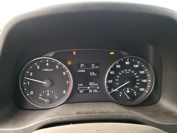 5NPD74LF6JH343646 2018 HYUNDAI ELANTRA - Image 8