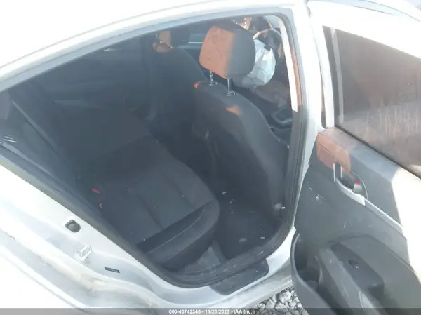 5NPD74LF6JH352086 2018 HYUNDAI ELANTRA - Image 8