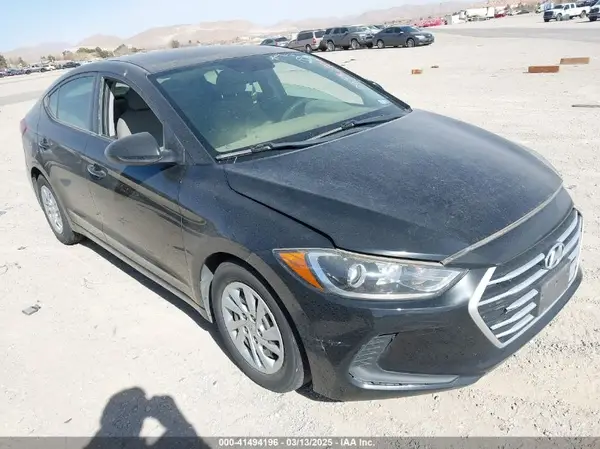 5NPD74LF6JH352850 2018 HYUNDAI ELANTRA - Image 1