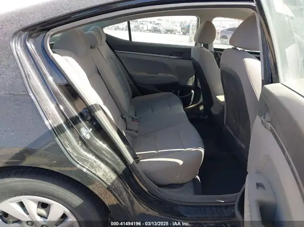 5NPD74LF6JH352850 2018 HYUNDAI ELANTRA - Image 8