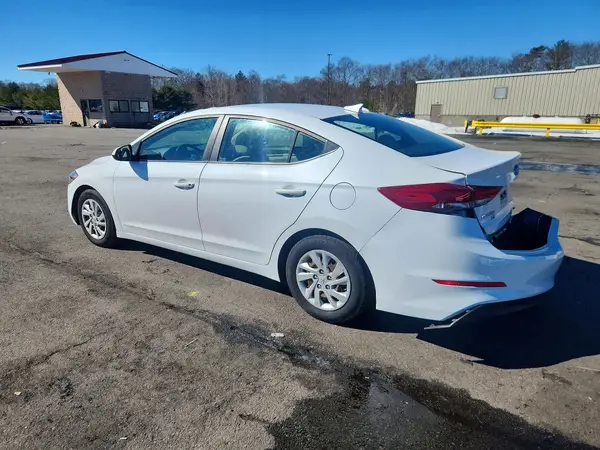 5NPD74LF6JH357224 2018 HYUNDAI ELANTRA - Image 2