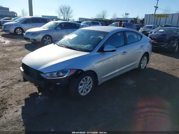 5NPD74LF6JH371169 2018 HYUNDAI ELANTRA - Image 2