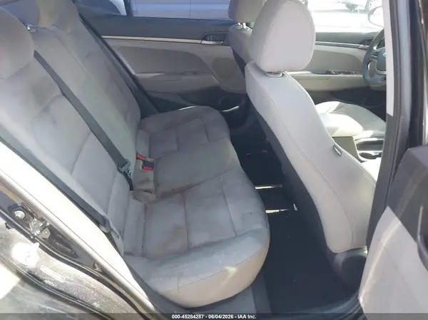 5NPD74LF6JH379563 2018 HYUNDAI ELANTRA - Image 8