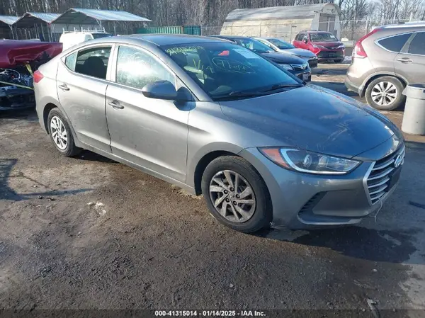 5NPD74LF6JH381555 2018 HYUNDAI ELANTRA - Image 1