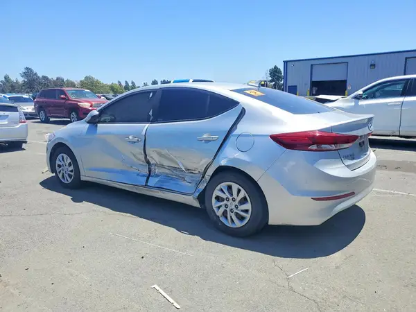 5NPD74LF6JH383662 2018 HYUNDAI ELANTRA - Image 2