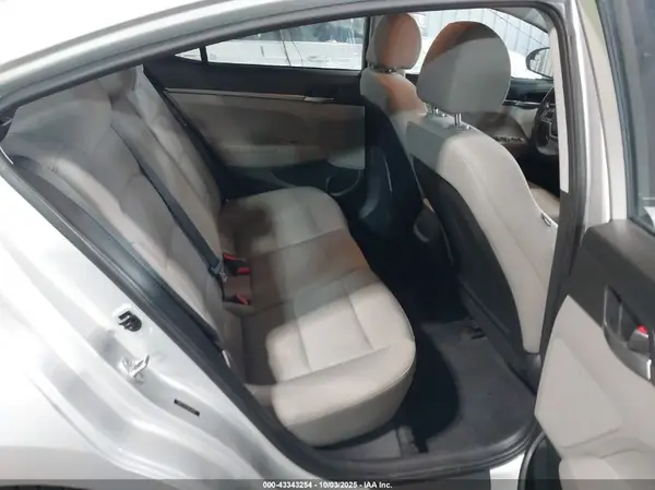 5NPD74LF6JH392491 2018 HYUNDAI ELANTRA - Image 8