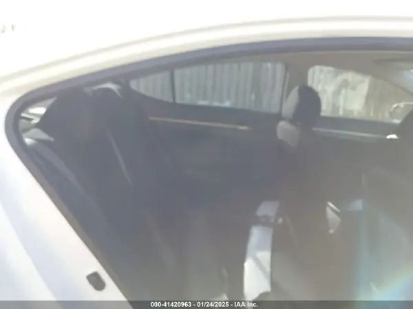5NPD74LF6JH398422 2018 HYUNDAI ELANTRA - Image 8