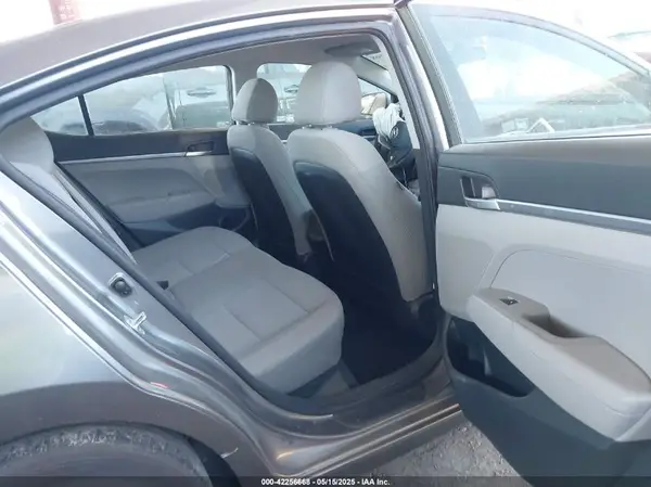 5NPD74LF6KH422039 2019 HYUNDAI ELANTRA - Image 8
