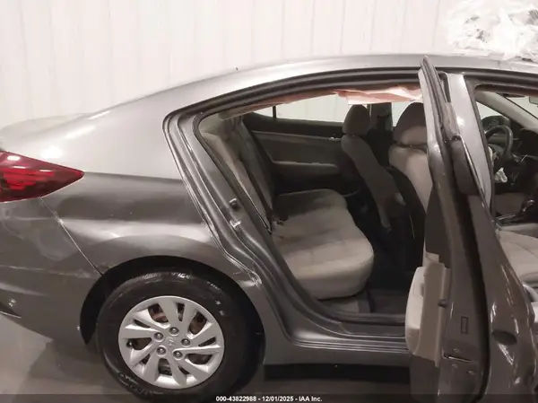 5NPD74LF6KH437088 2019 HYUNDAI ELANTRA - Image 8