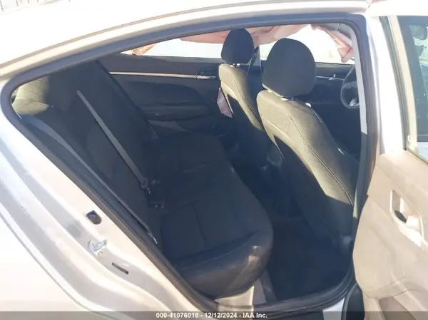 5NPD74LF6KH449063 2019 HYUNDAI ELANTRA - Image 8