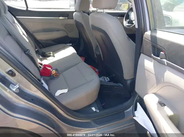 5NPD74LF6KH479227 2019 HYUNDAI ELANTRA - Image 8