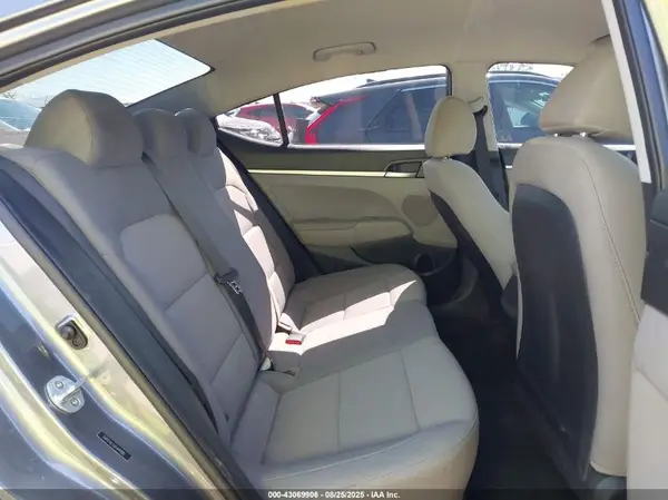 5NPD74LF6KH491880 2019 HYUNDAI ELANTRA - Image 8