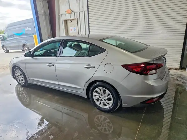 5NPD74LF6LH607242 2020 HYUNDAI ELANTRA - Image 2