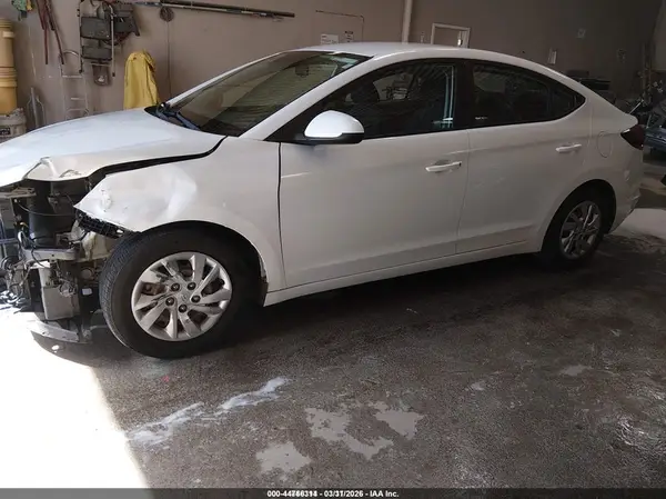 5NPD74LF6LH610335 2020 HYUNDAI ELANTRA - Image 2
