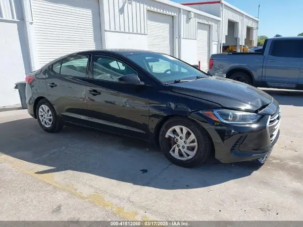 5NPD74LF7HH058772 2017 HYUNDAI ELANTRA - Image 1