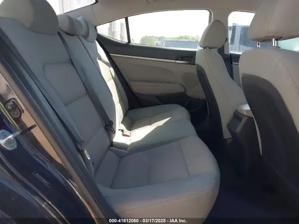 5NPD74LF7HH058772 2017 HYUNDAI ELANTRA - Image 8