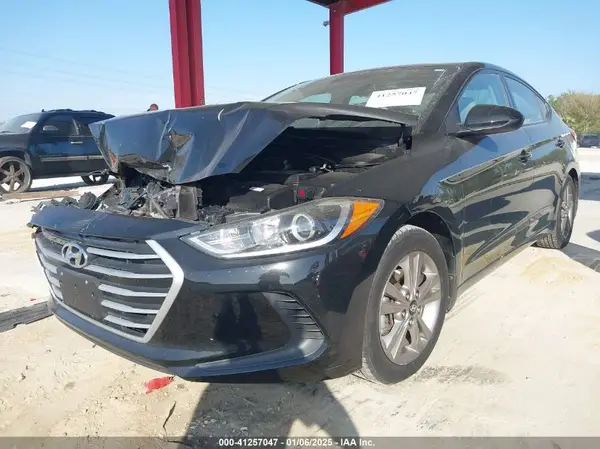 5NPD74LF7HH062420 2017 HYUNDAI ELANTRA - Image 2