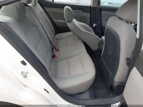 5NPD74LF7HH062594 2017 HYUNDAI ELANTRA - Image 8