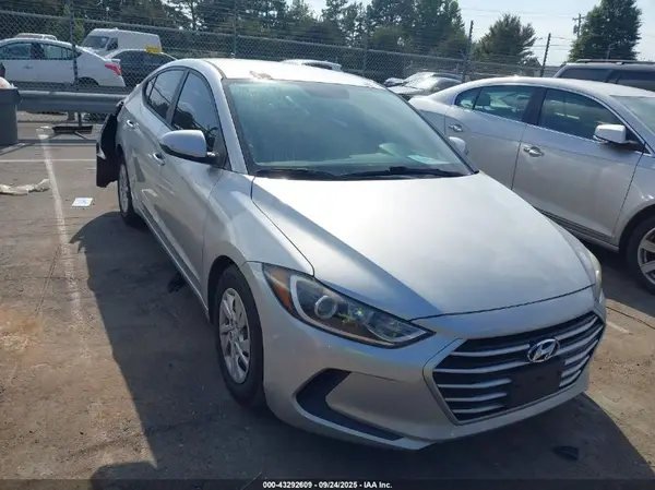 5NPD74LF7HH067844 2017 HYUNDAI ELANTRA - Image 1