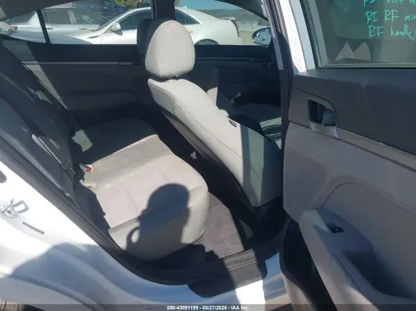 5NPD74LF7HH078312 2017 HYUNDAI ELANTRA - Image 8
