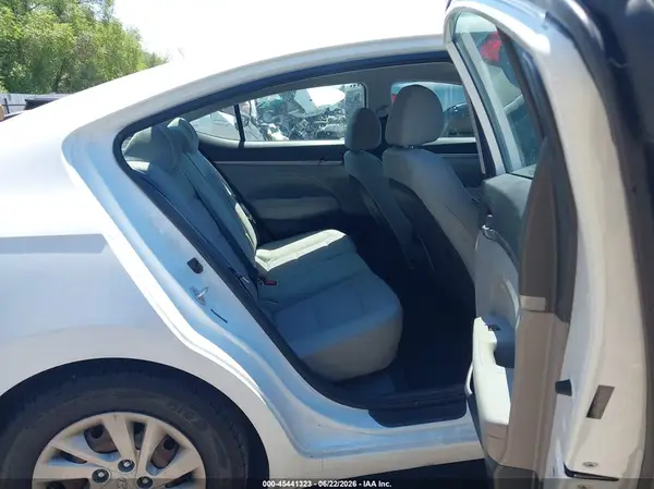 5NPD74LF7HH080867 2017 HYUNDAI ELANTRA - Image 8