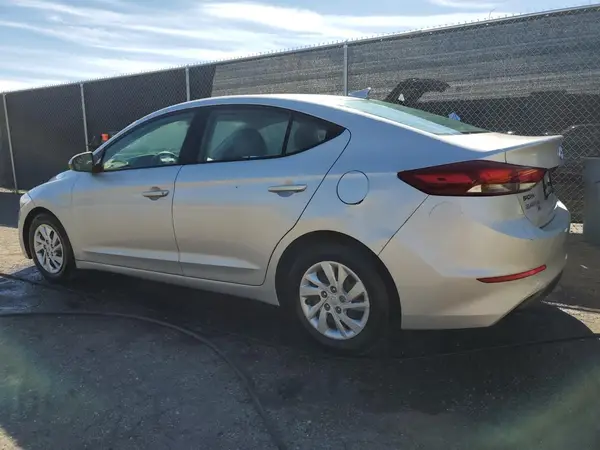 5NPD74LF7HH081808 2017 HYUNDAI ELANTRA - Image 2