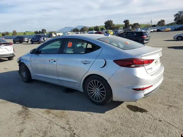 5NPD74LF7HH084045 2017 HYUNDAI ELANTRA - Image 2