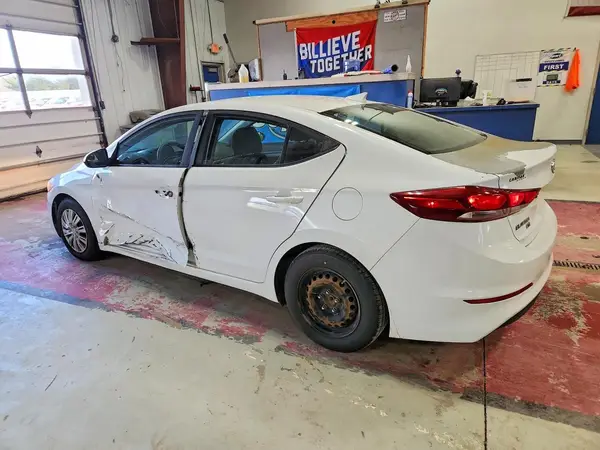 5NPD74LF7HH088094 2017 HYUNDAI ELANTRA - Image 2