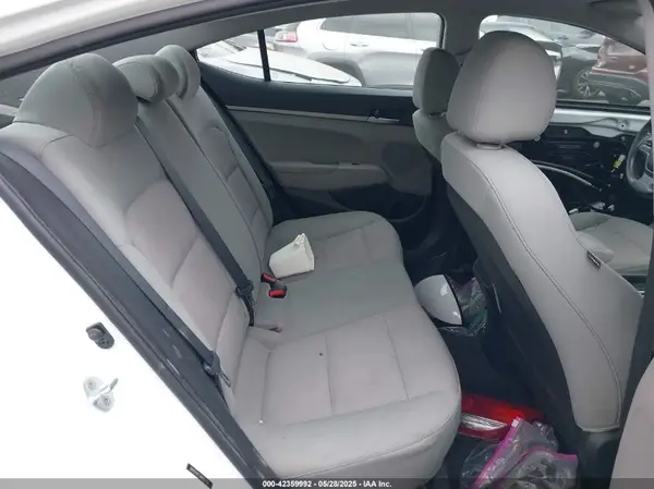 5NPD74LF7HH091710 2017 HYUNDAI ELANTRA - Image 8