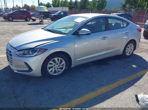 5NPD74LF7HH093201 2017 HYUNDAI ELANTRA - Image 2