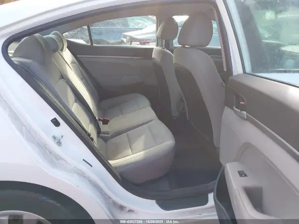 5NPD74LF7HH100969 2017 HYUNDAI ELANTRA - Image 8