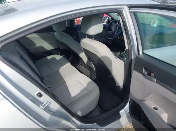 5NPD74LF7HH102236 2017 HYUNDAI ELANTRA - Image 8