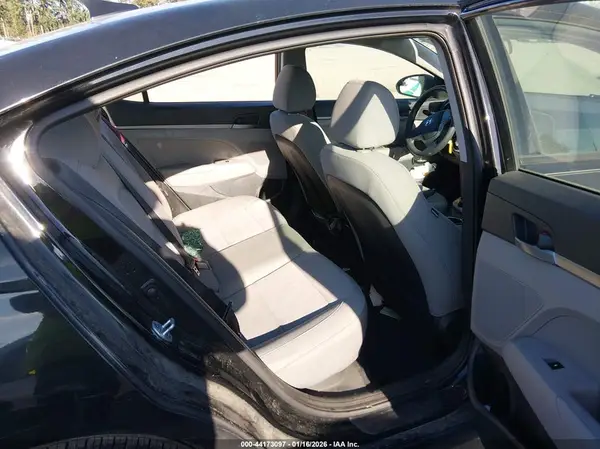 5NPD74LF7HH108019 2017 HYUNDAI ELANTRA - Image 8