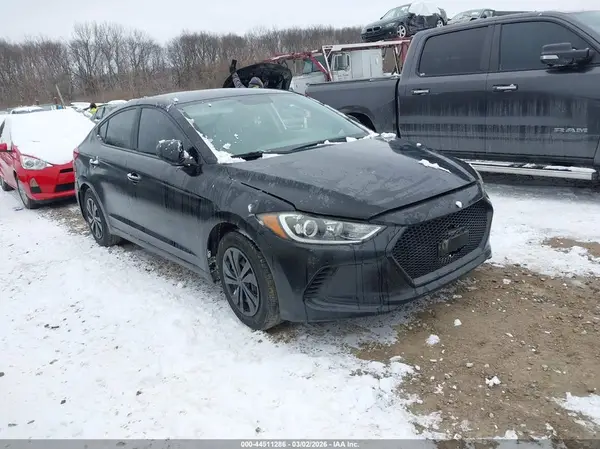 5NPD74LF7HH112779 2017 HYUNDAI ELANTRA - Image 1