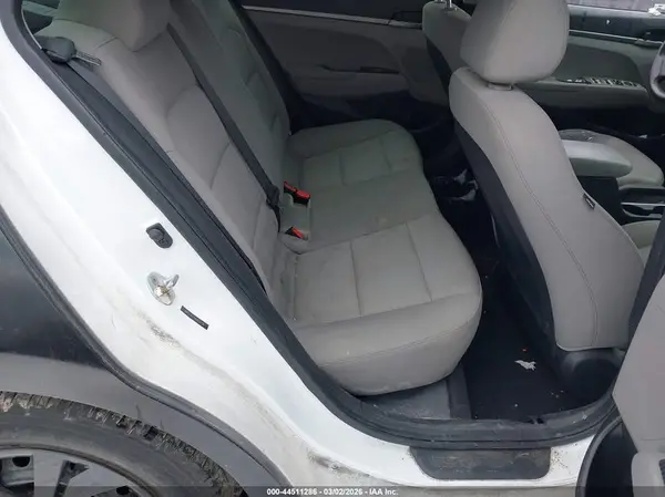 5NPD74LF7HH112779 2017 HYUNDAI ELANTRA - Image 8