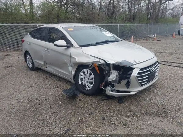 5NPD74LF7HH132658 2017 HYUNDAI ELANTRA - Image 1