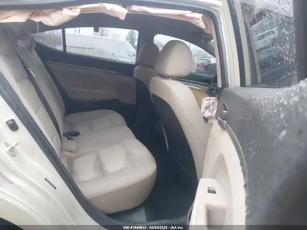5NPD74LF7HH132658 2017 HYUNDAI ELANTRA - Image 8