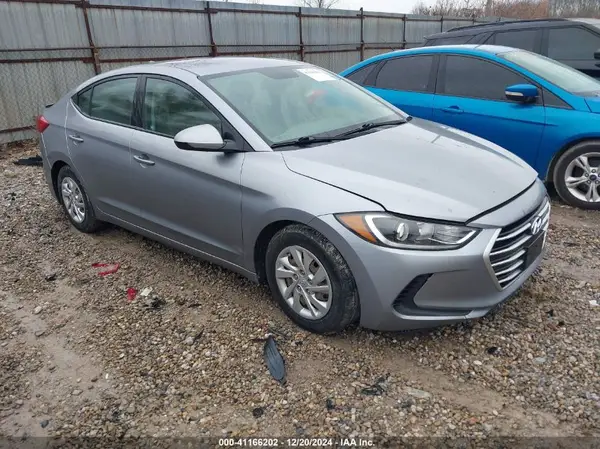 5NPD74LF7HH132739 2017 HYUNDAI ELANTRA - Image 1