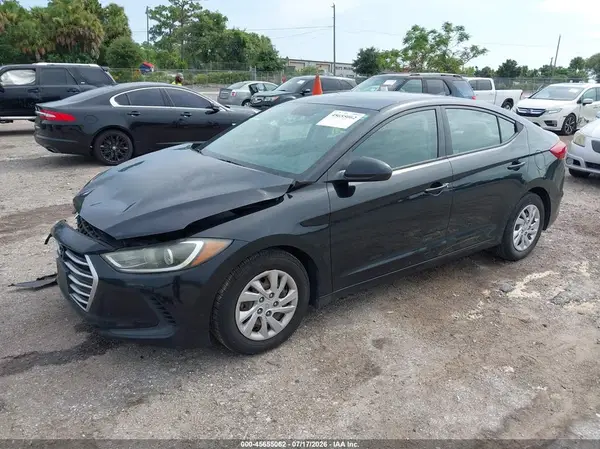 5NPD74LF7HH135611 2017 HYUNDAI ELANTRA - Image 2