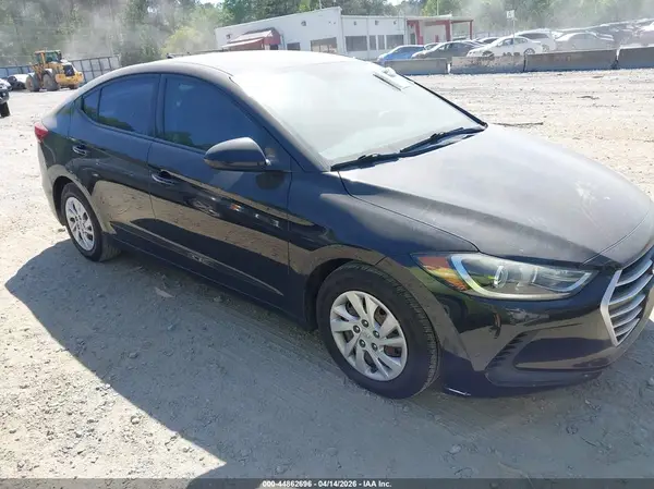 5NPD74LF7HH136046 2017 HYUNDAI ELANTRA - Image 1